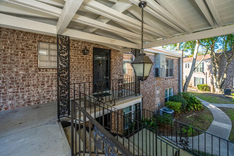 864 Colony Dr, Charleston, SC 29407
