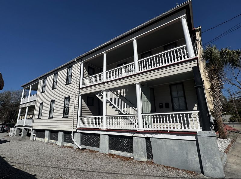 30 Radcliffe St, Charleston, SC 29403