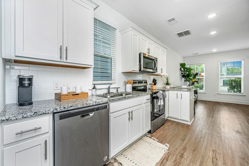 2964 Evening Tide Dr, Hanahan, SC 29410