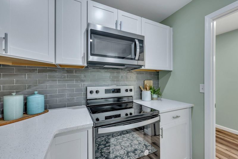6877 Shahid Row, North Charleston, SC 29418