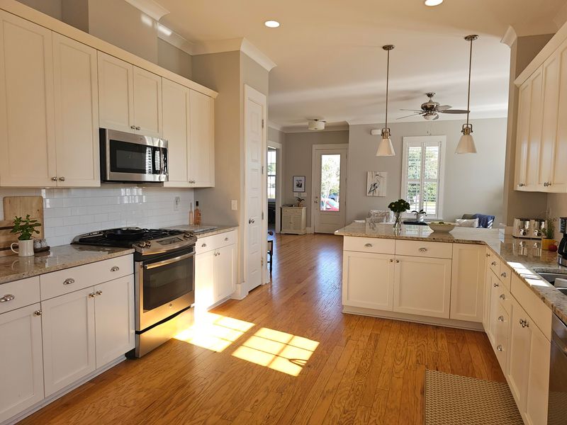 1617 Bowsprit Ct, Mount Pleasant, SC 29466