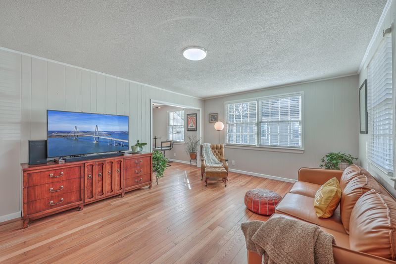 4714 Brookside Dr, North Charleston, SC 29405