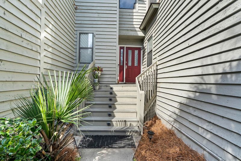 1031 Marsh Court Ln, Mount Pleasant, SC 29464