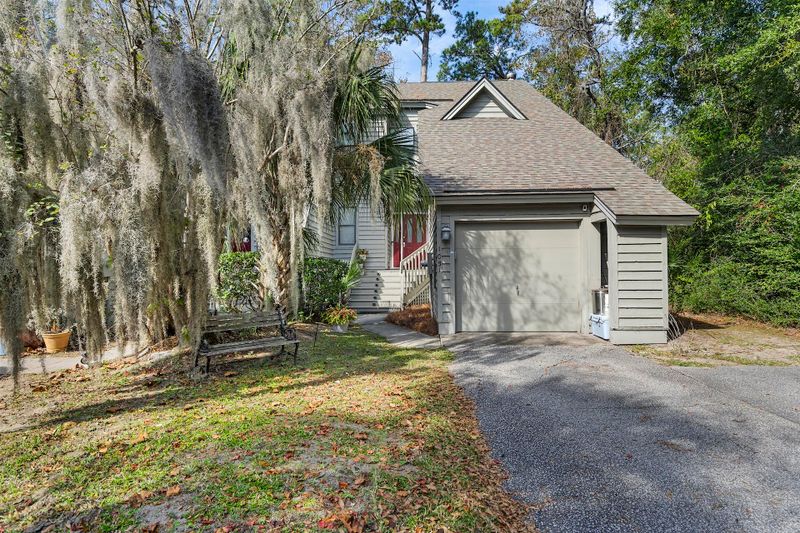 1031 Marsh Court Ln, Mount Pleasant, SC 29464