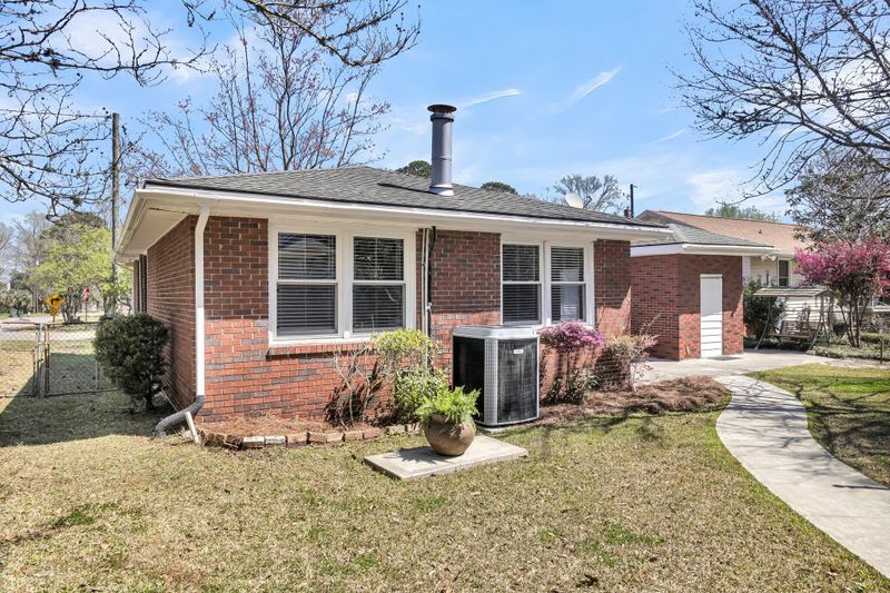 5921 Oak St, Hanahan, SC 29410