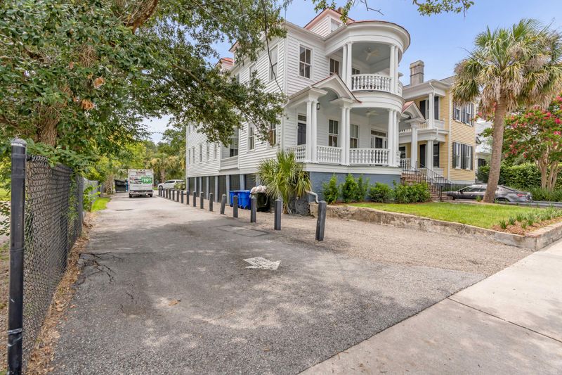 47 Ashley Ave, Charleston, SC 29401