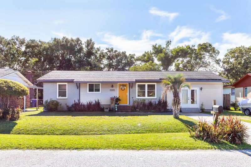 1569 Westwood Dr, Charleston, SC 29412