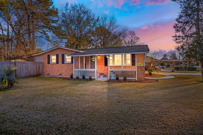 762 Savage Rd, Charleston, SC 29414
