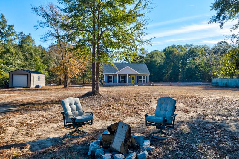 6040 Elizabeth Washington Ln, Ravenel, SC 29470