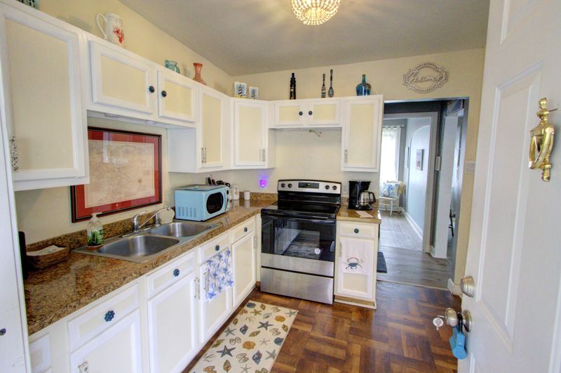 1902 Kerry St, North Charleston, SC 29406