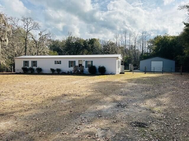 1517 Wire Rd, Dorchester, SC 29437
