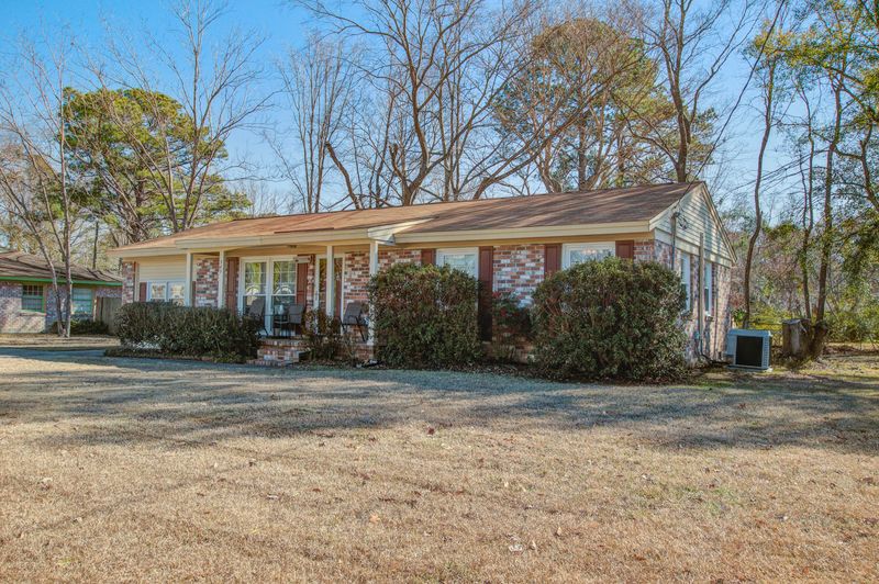 303 Holly Ave, Goose Creek, SC 29445