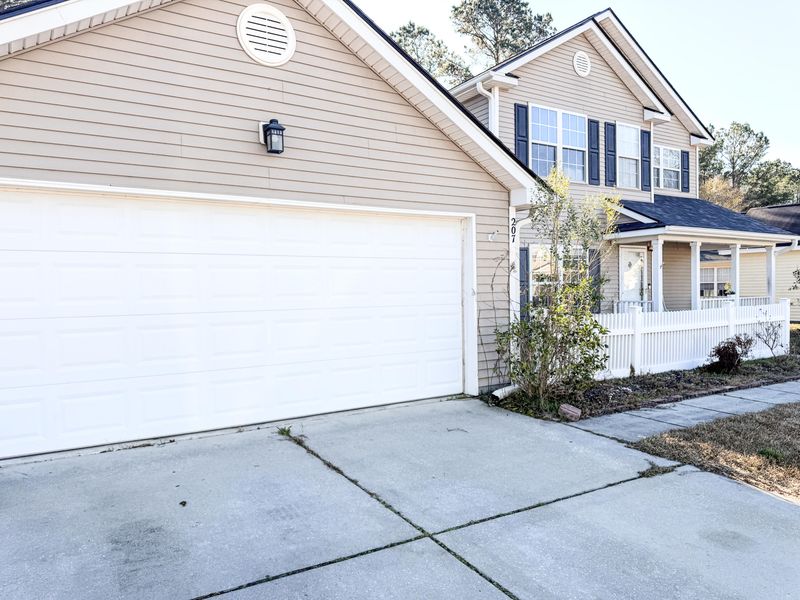 207 Moon Dance Ln, Summerville, SC 29483