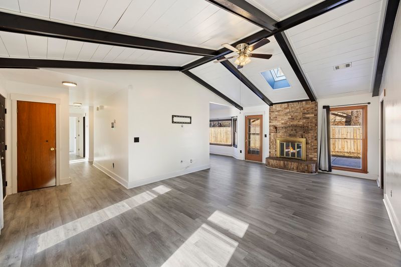 504 Temple Rd, Ladson, SC 29456