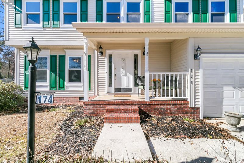 174 Winding Rock Rd, Goose Creek, SC 29445