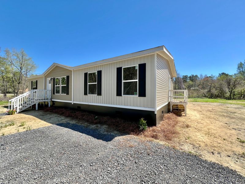 240 Carolina Dr, Saint Stephen, SC 29479