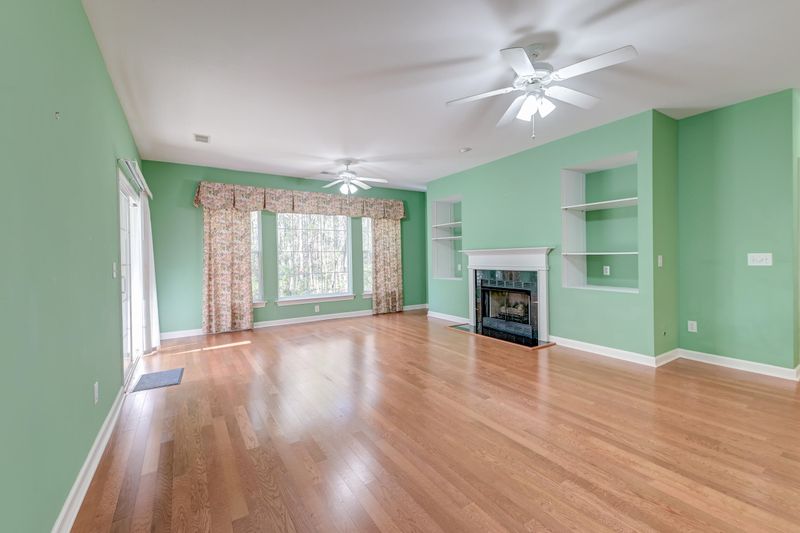 1635 Camfield Ln, Mount Pleasant, SC 29466