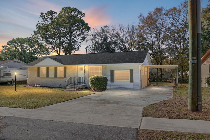 1513 Secessionville Rd, Charleston, SC 29412