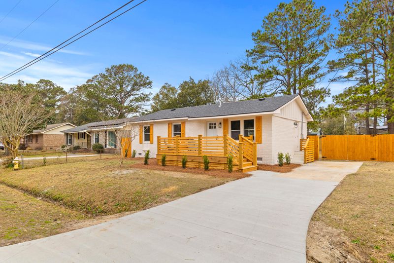 1576 Seacroft Rd, Charleston, SC 29412
