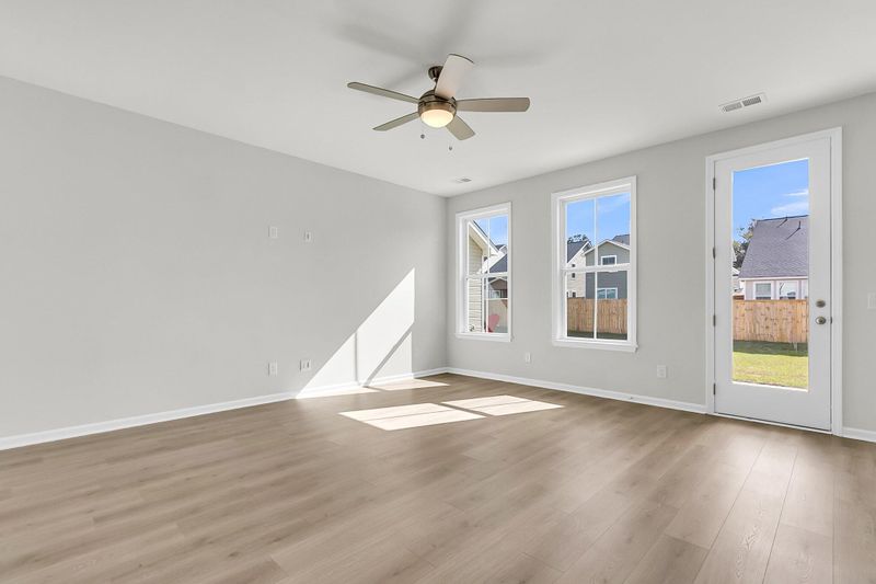 733 Opal Wing St, Moncks Corner, SC 29461