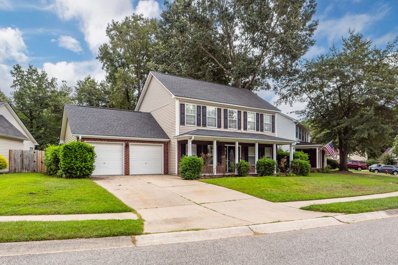 127 Guildford Dr, Goose Creek, SC 29445