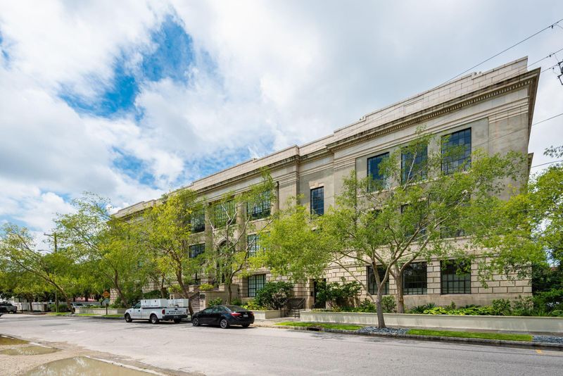 3 Chisolm St #101, Charleston, SC 29401