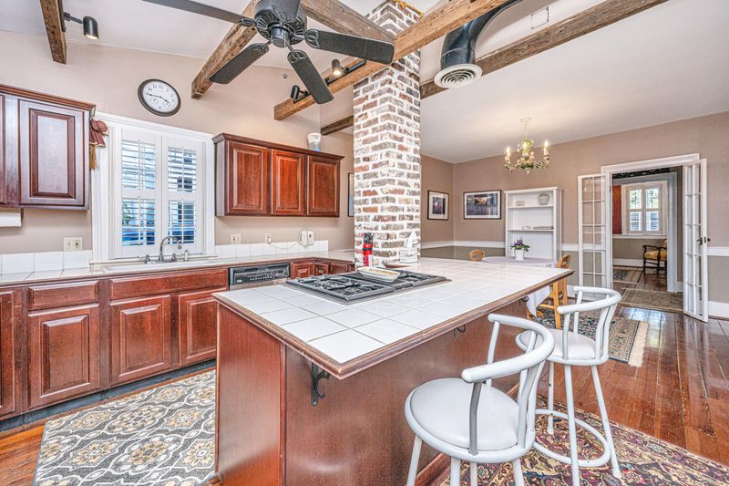34 Warren St, Charleston, SC 29403