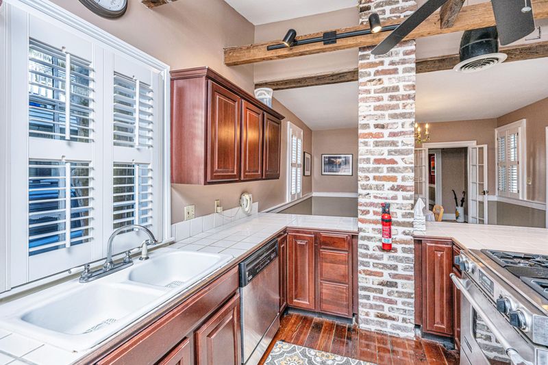 34 Warren St, Charleston, SC 29403