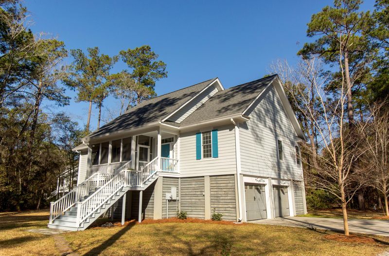 604 Romain Rd, Mcclellanville, SC 29458
