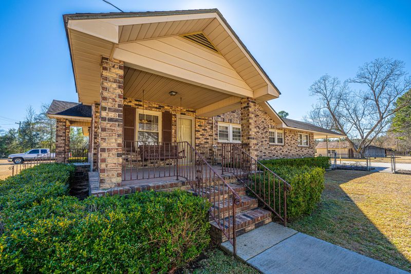 288 E Main St, Harleyville, SC 29448