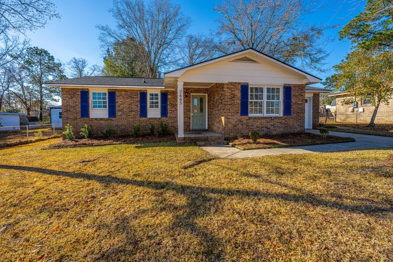 7643 Linsley Dr, North Charleston, SC 29418