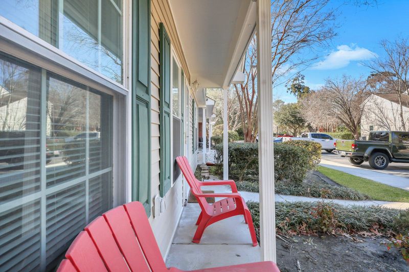8048 Shadow Oak Dr, North Charleston, SC 29406