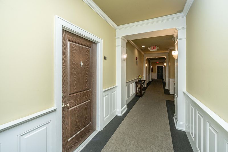 2244 Ashley Crossing Dr #333, Charleston, SC 29414