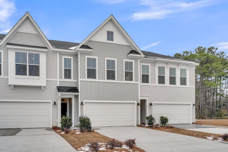 104 Brown Swiss Cir, Summerville, SC 29483