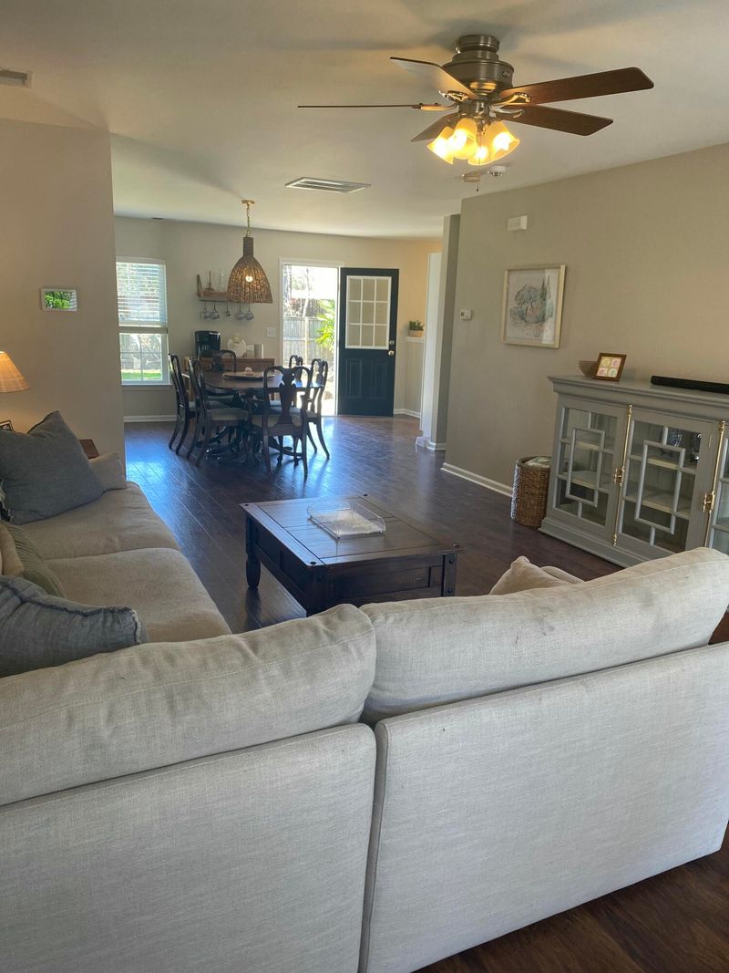 8781 Red Oak Dr, North Charleston, SC 29406