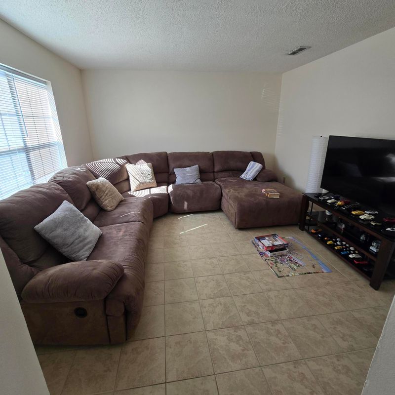 6884 Shahid Row, North Charleston, SC 29418