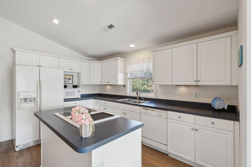 804 E Ashley Ave, Folly Beach, SC 29439