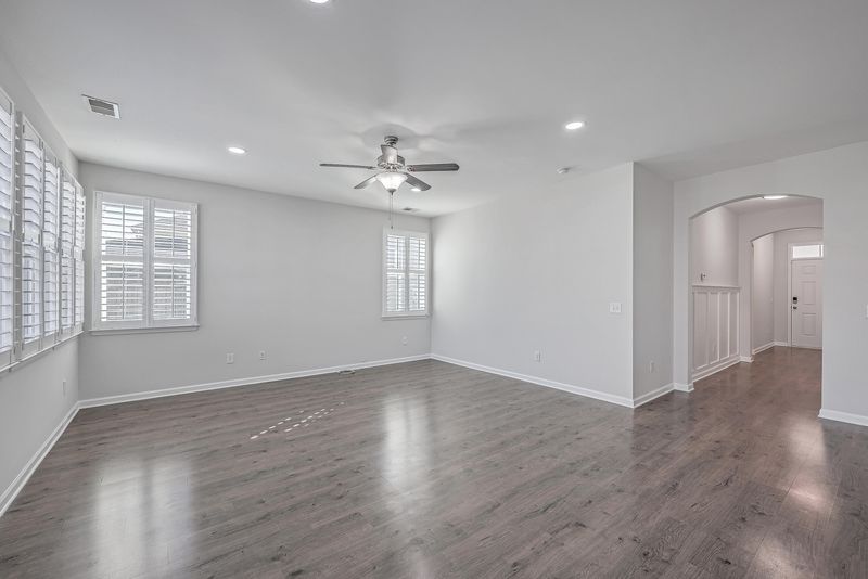 423 War Admiral Ln, Moncks Corner, SC 29461