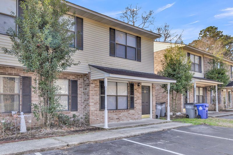 6271 Lucille Dr #21-D, North Charleston, SC 29406