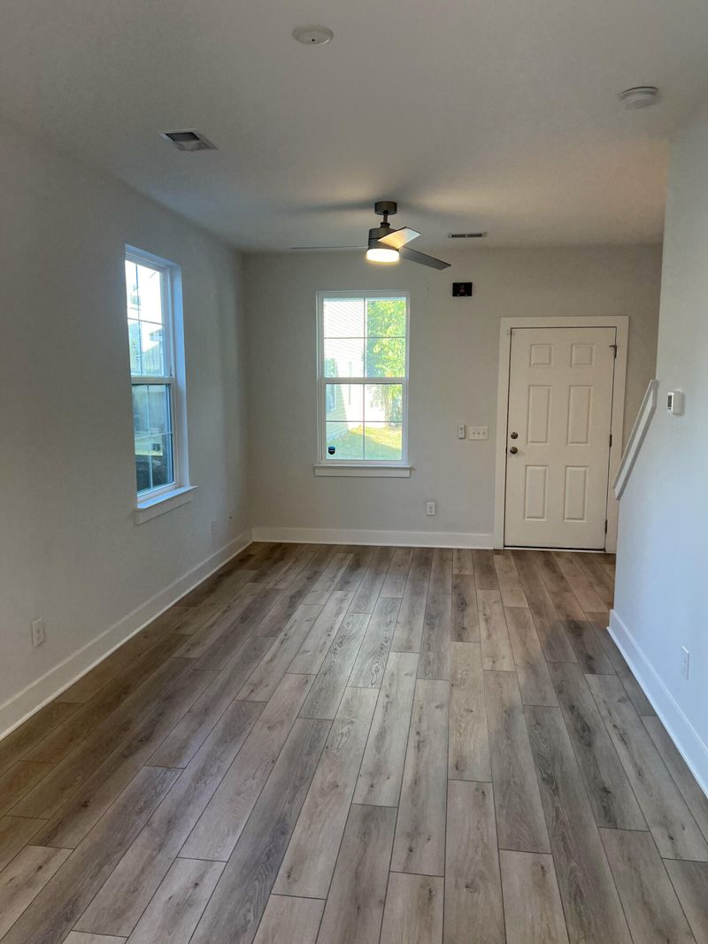 2023 Comstock Ave, North Charleston, SC 29405
