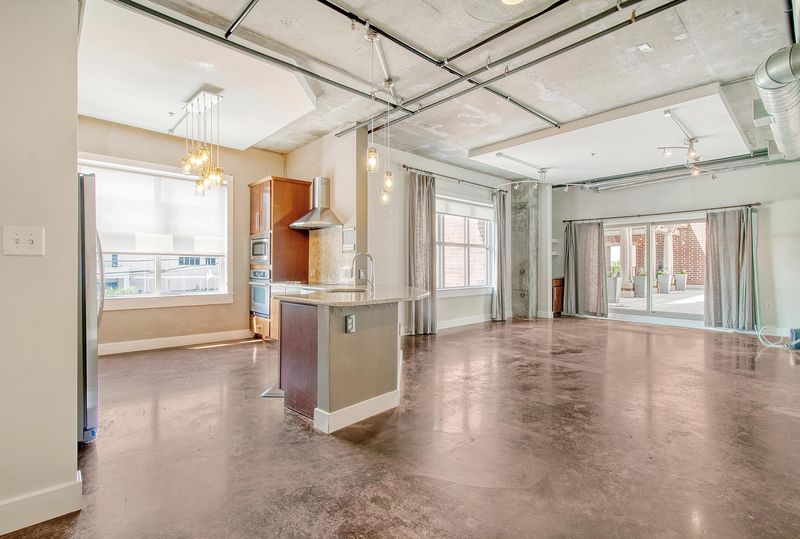 150 Bee St #318, Charleston, SC 29401