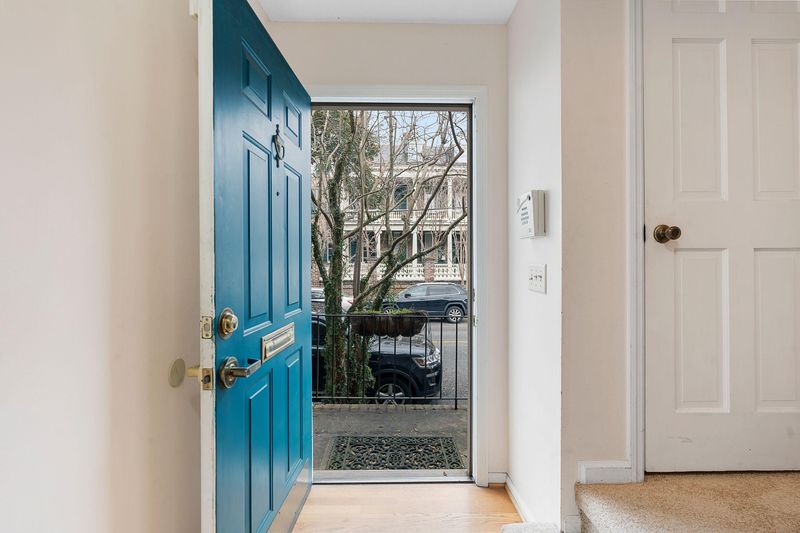 133 Wentworth St, Charleston, SC 29401