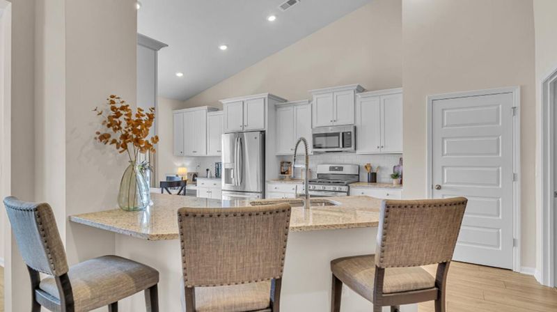 201 Pine Crest View Dr, Summerville, SC 29486