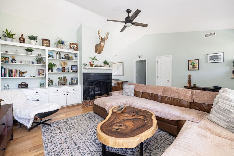 1649 Lauda Dr, Mount Pleasant, SC 29464