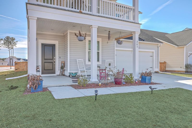 203 Red Bluff St, Summerville, SC 29483