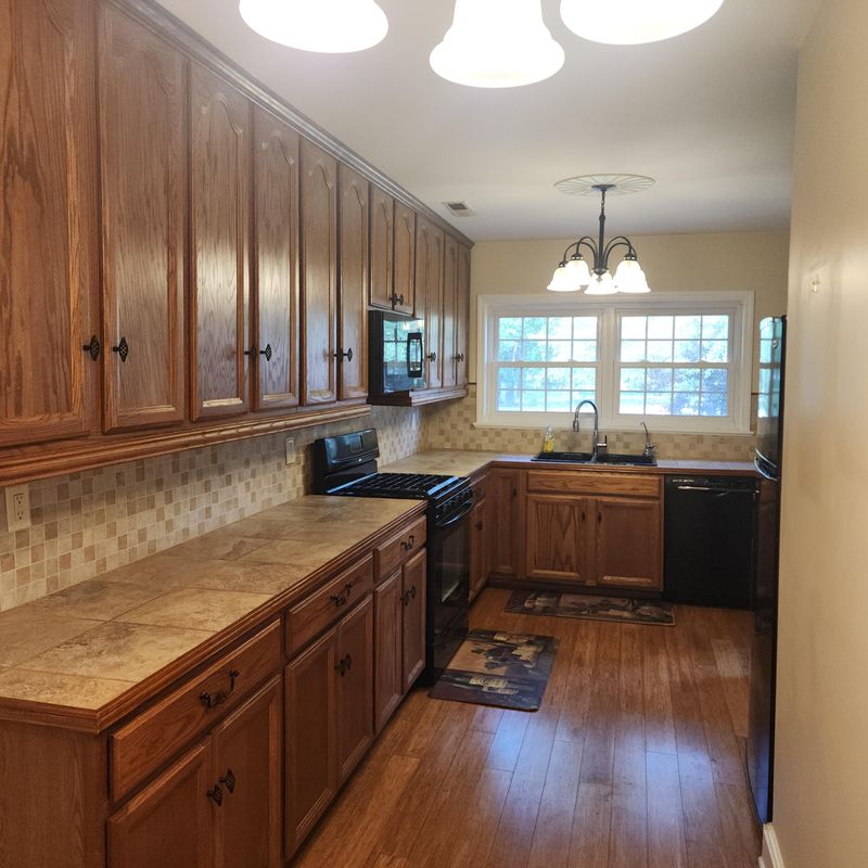 1216 Eastwood Ave, Hanahan, SC 29410
