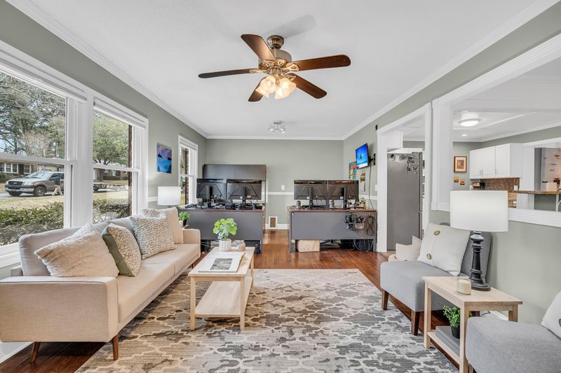 6017 Ridgecrest Ave, Hanahan, SC 29410