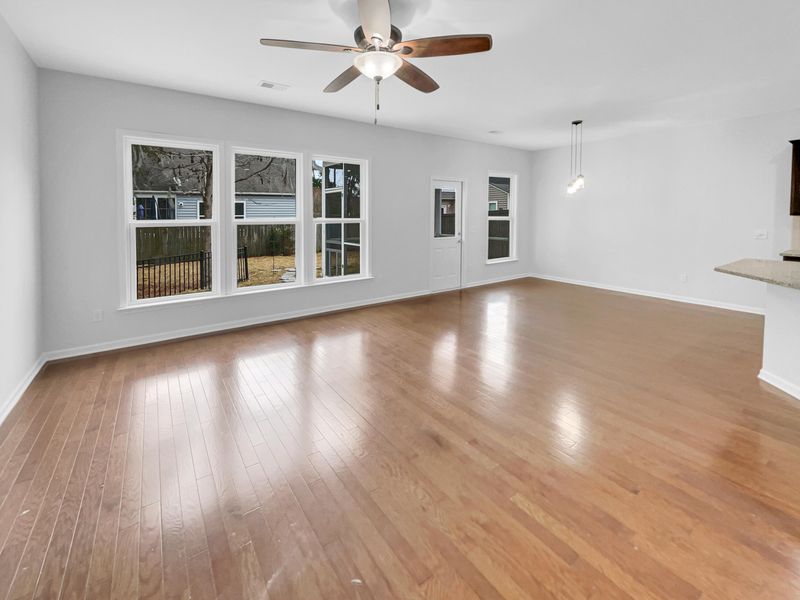 1556 Pixley St, Charleston, SC 29414