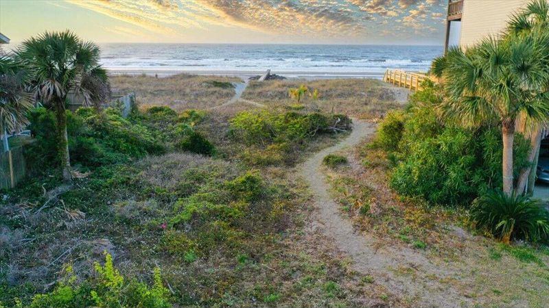 617 E Arctic Ave, Folly Beach, SC 29439