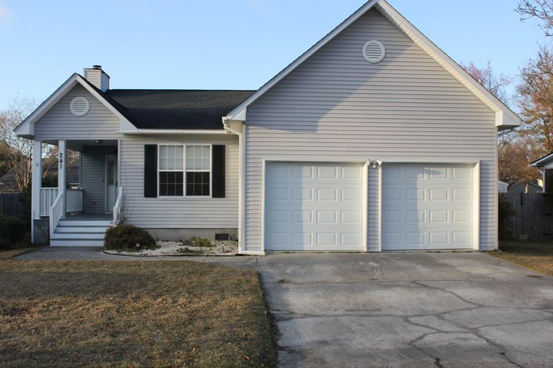 241 Two Hitch Rd, Goose Creek, SC 29445